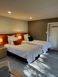 Twin beds in Shy Studio
